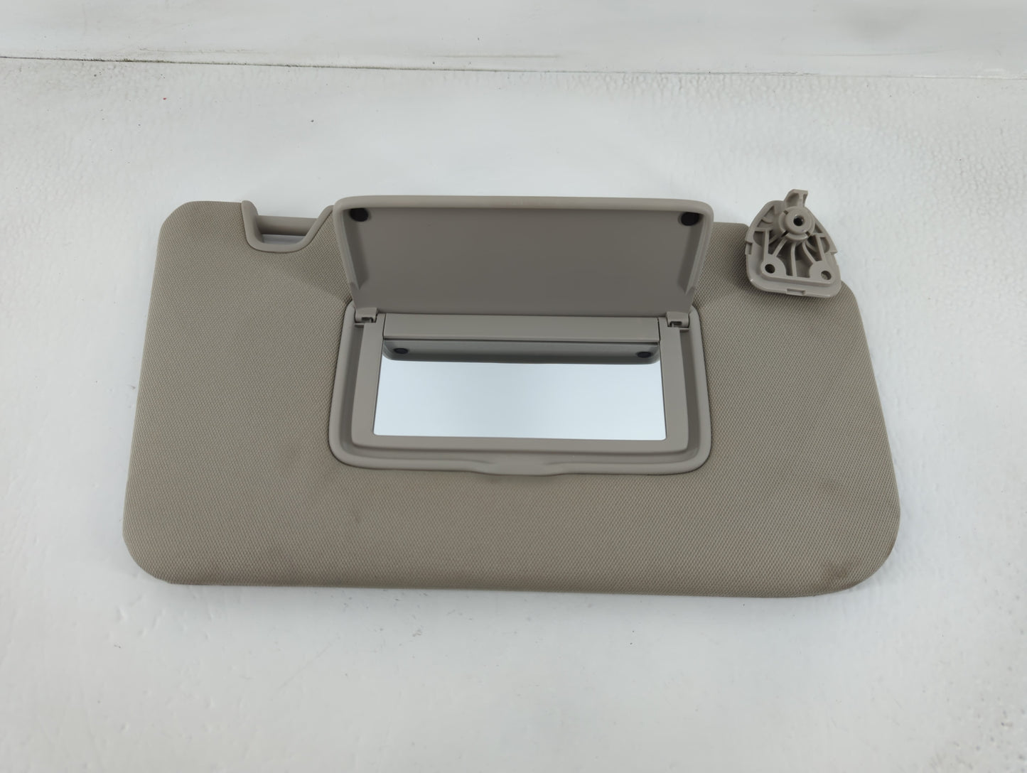 2017 Nissan Rogue Sun Visor Shade Replacement Passenger Right Mirror Fits OEM Used Auto Parts - Oemusedautoparts1.com