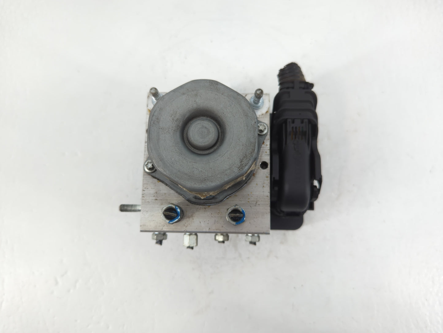 2017 Nissan Rogue ABS Pump Control Module Replacement P/N:47660 6FL4A Fits OEM Used Auto Parts - Oemusedautoparts1.com