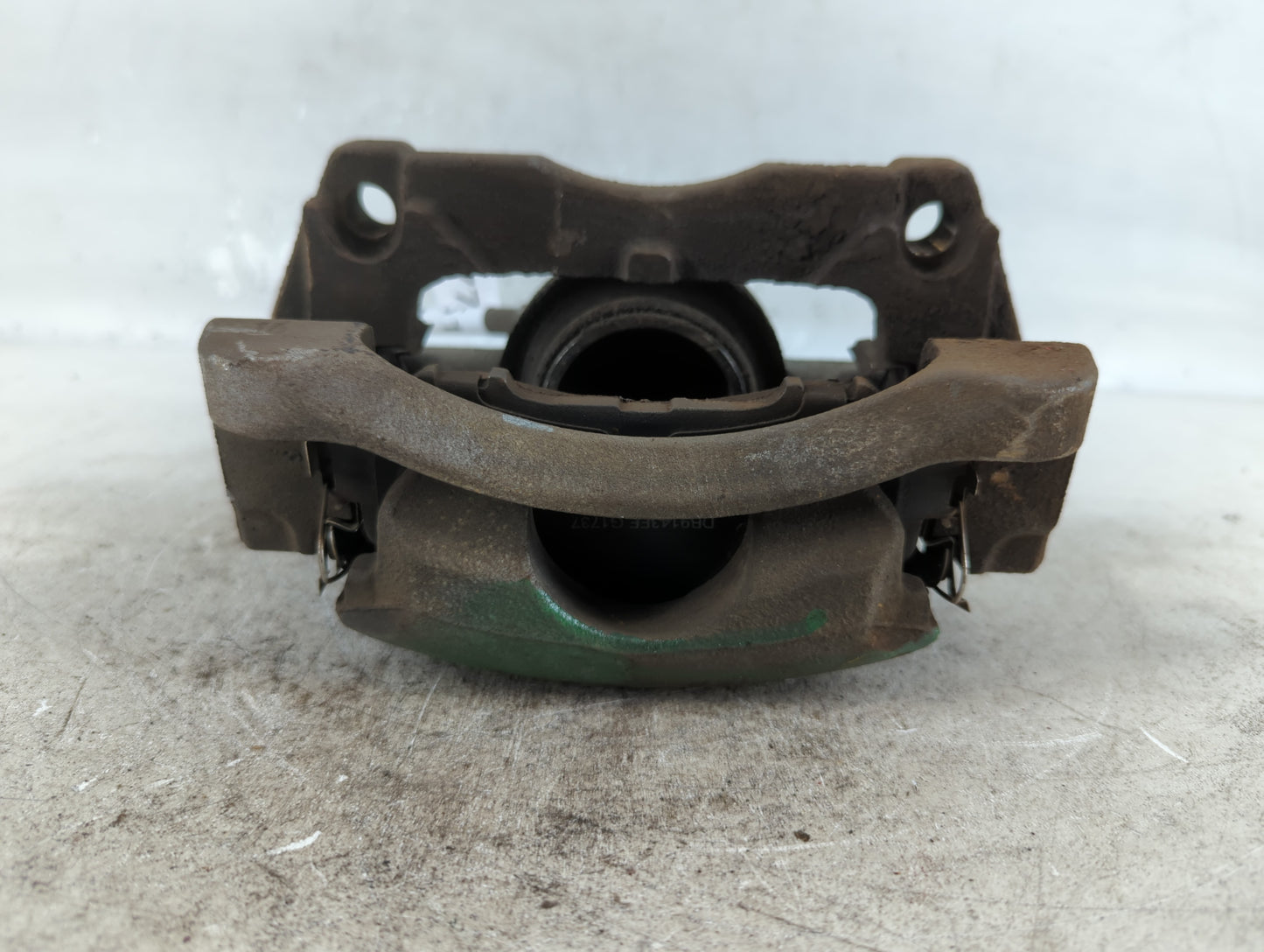 2014-2020 Nissan Rogue Front Driver Left Brake Caliper - Oemusedautoparts1.com