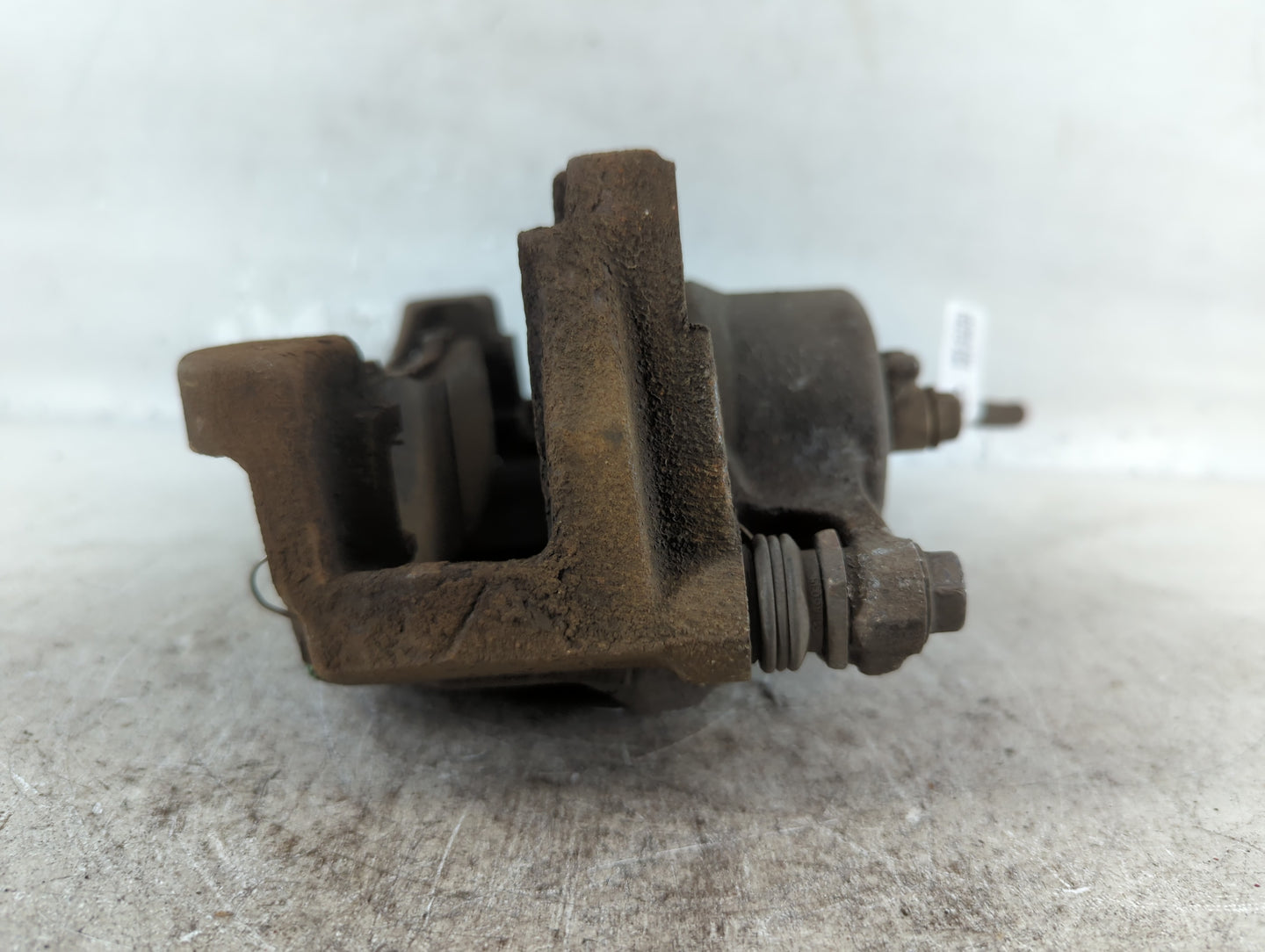 2014-2020 Nissan Rogue Front Driver Left Brake Caliper - Oemusedautoparts1.com
