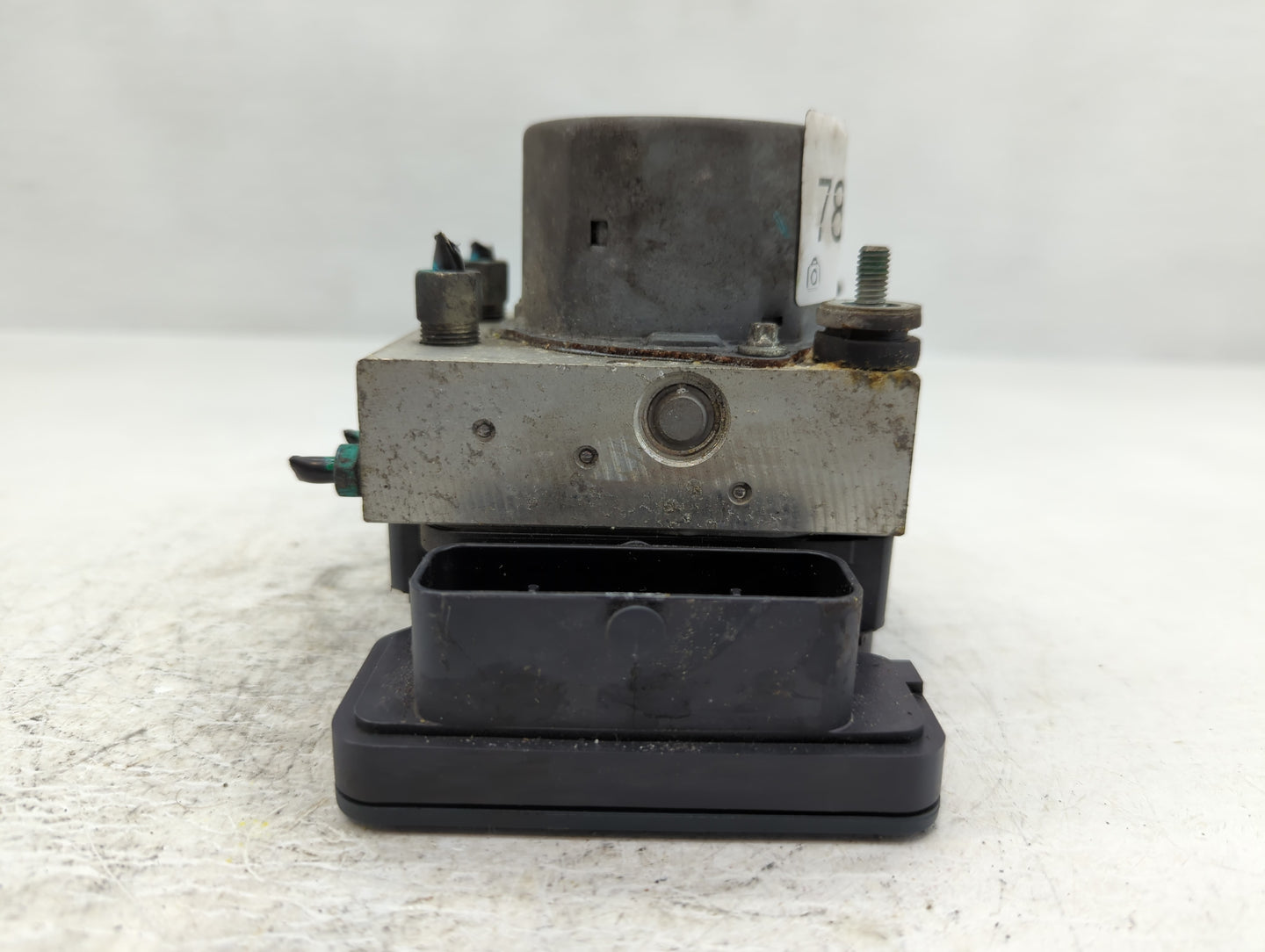 2017 Nissan Rogue ABS Pump Control Module Replacement P/N:47660 5HL4A Fits OEM Used Auto Parts - Oemusedautoparts1.com