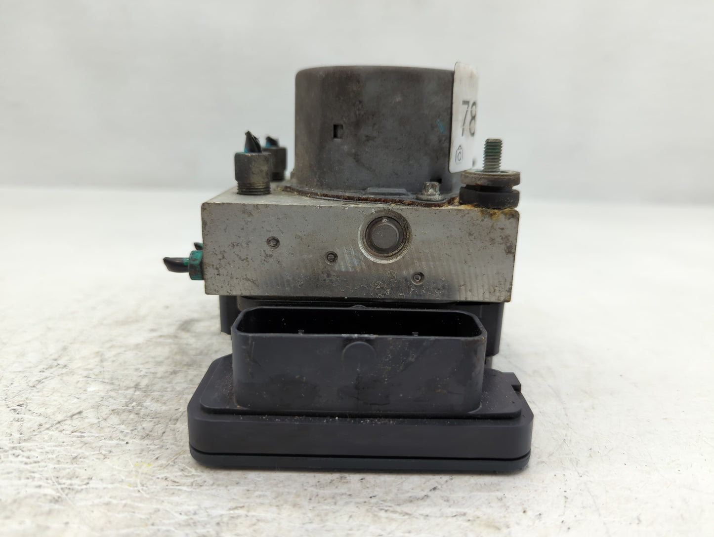 2017 Nissan Rogue ABS Pump Control Module Replacement P/N:47660 5HL4A Fits OEM Used Auto Parts - Oemusedautoparts1.com