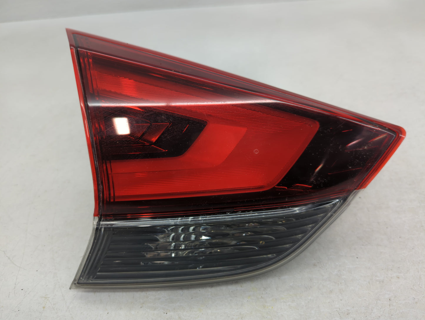2015-2017 Nissan Rogue Tail Light Assembly Driver Left OEM P/N:71015251 Fits Fits 2015 2016 2017 OEM Used Auto Parts - Oemus