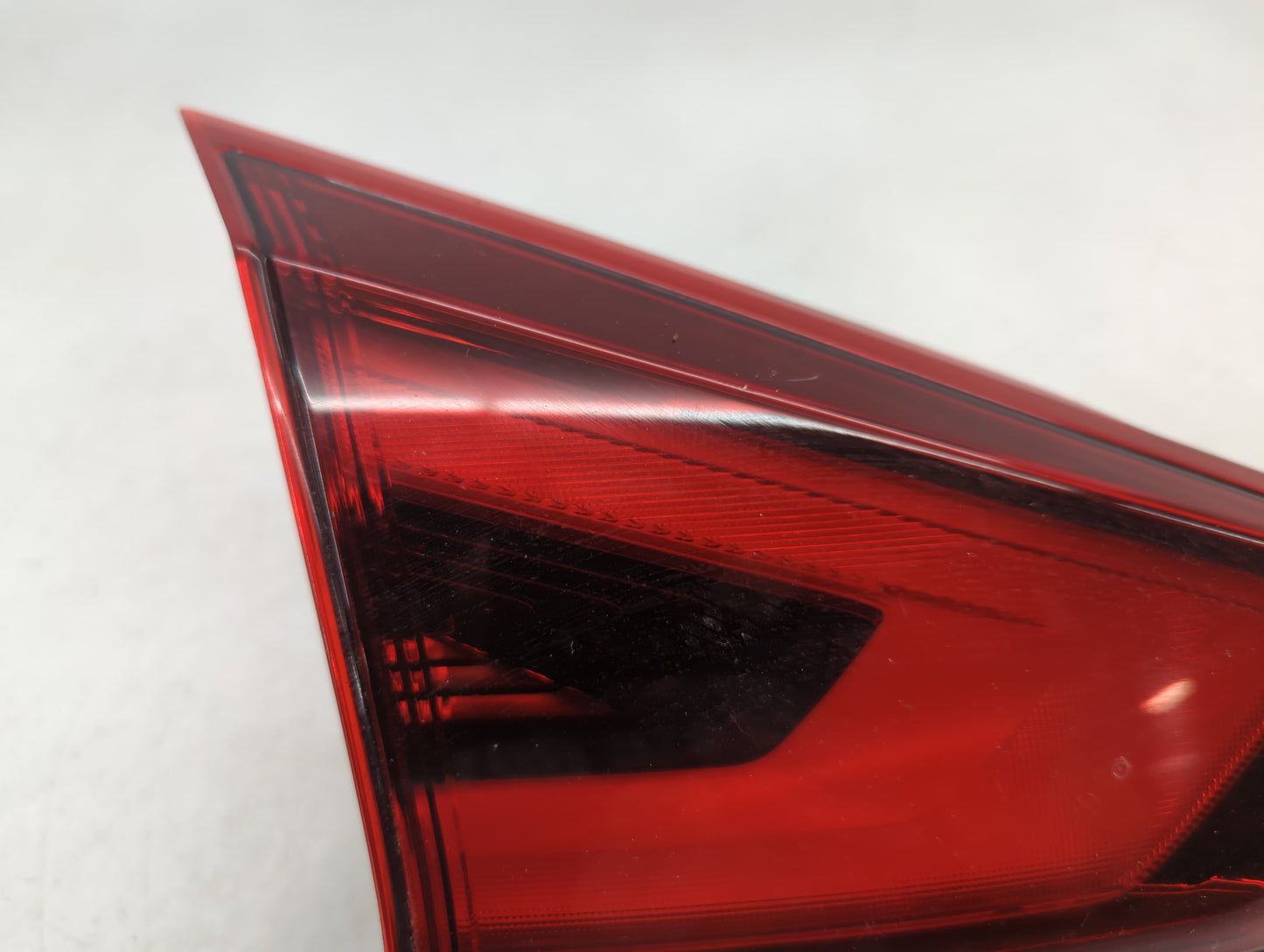 2015-2017 Nissan Rogue Tail Light Assembly Driver Left OEM P/N:71015251 Fits Fits 2015 2016 2017 OEM Used Auto Parts - Oemus