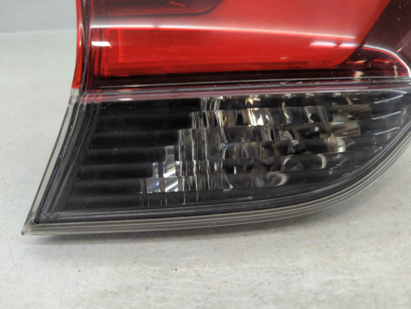 2015-2017 Nissan Rogue Tail Light Assembly Driver Left OEM P/N:71015251 Fits Fits 2015 2016 2017 OEM Used Auto Parts - Oemus