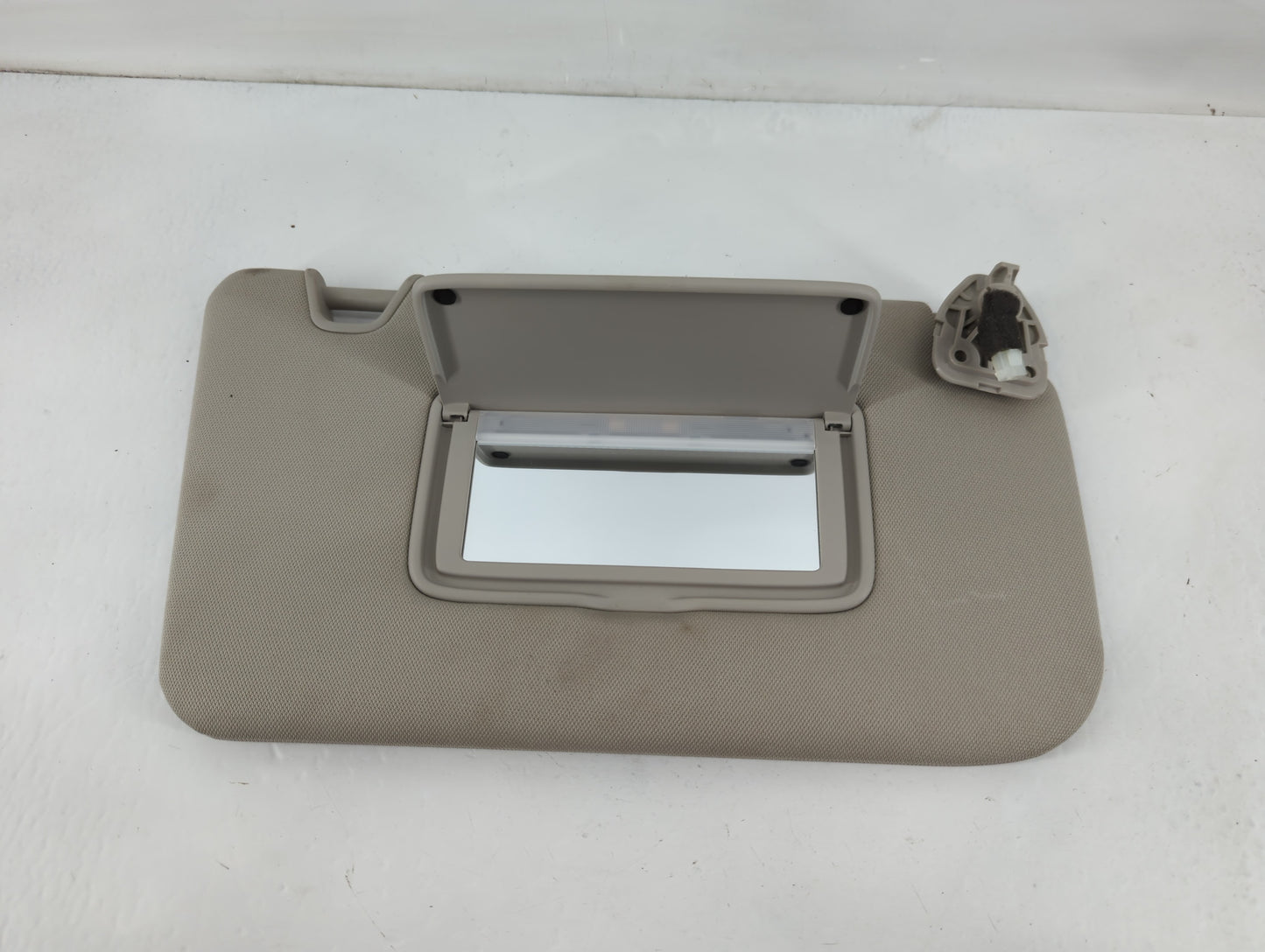 2014-2017 Nissan Rogue Sun Visor Shade Replacement Passenger Right Mirror Fits Fits 2014 2015 2016 2017 OEM Used Auto Parts 