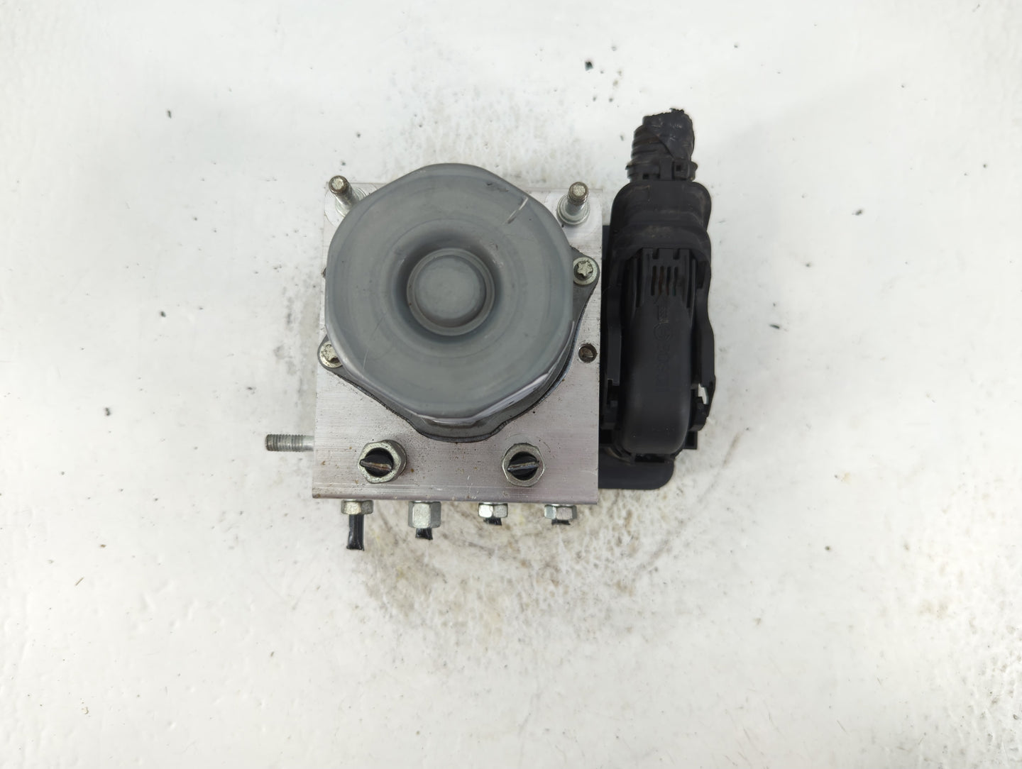 2017 Nissan Rogue ABS Pump Control Module Replacement P/N:47660 6FL0A Fits OEM Used Auto Parts - Oemusedautoparts1.com