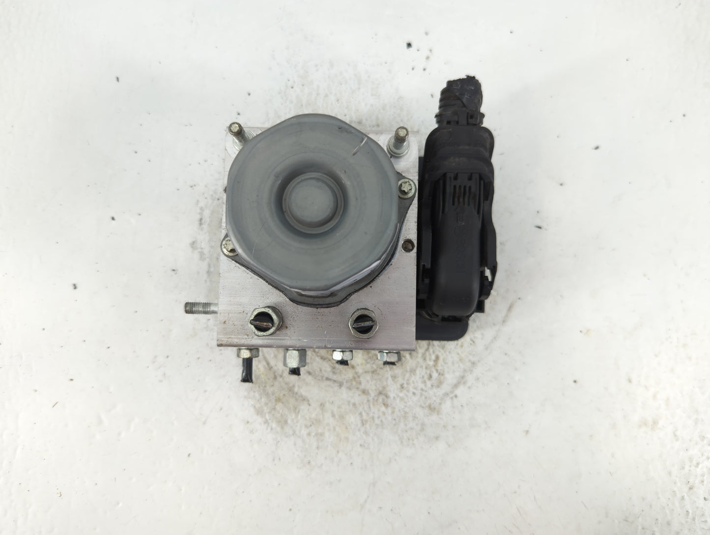 2017 Nissan Rogue ABS Pump Control Module Replacement P/N:47660 6FL0A Fits OEM Used Auto Parts - Oemusedautoparts1.com
