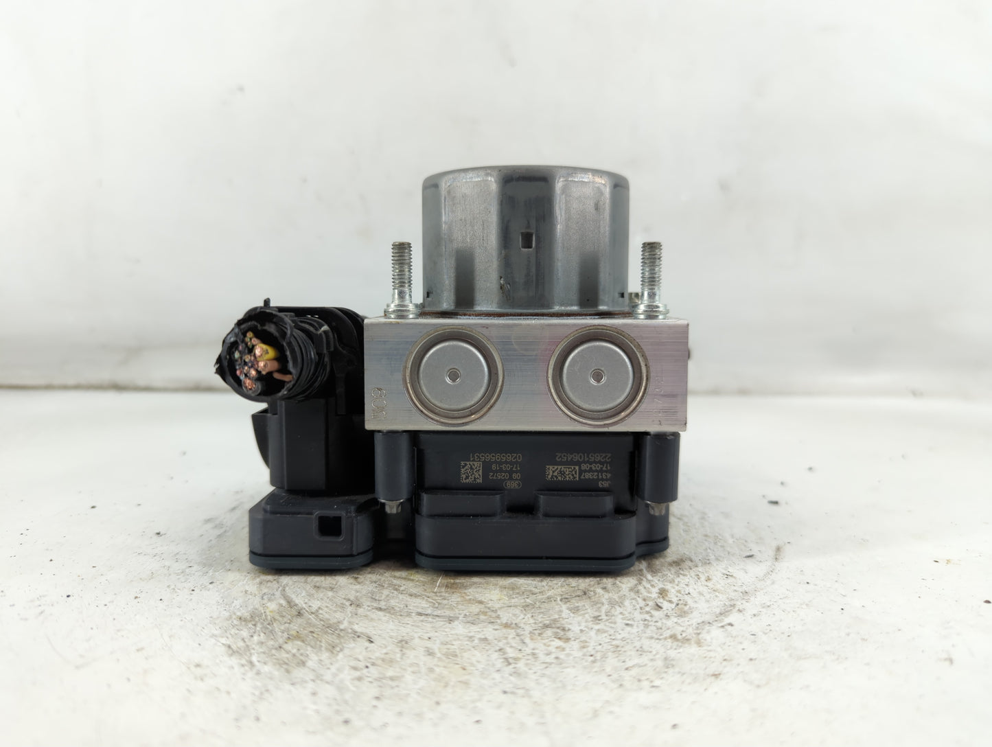 2017 Nissan Rogue ABS Pump Control Module Replacement P/N:47660 6FL0A Fits OEM Used Auto Parts - Oemusedautoparts1.com
