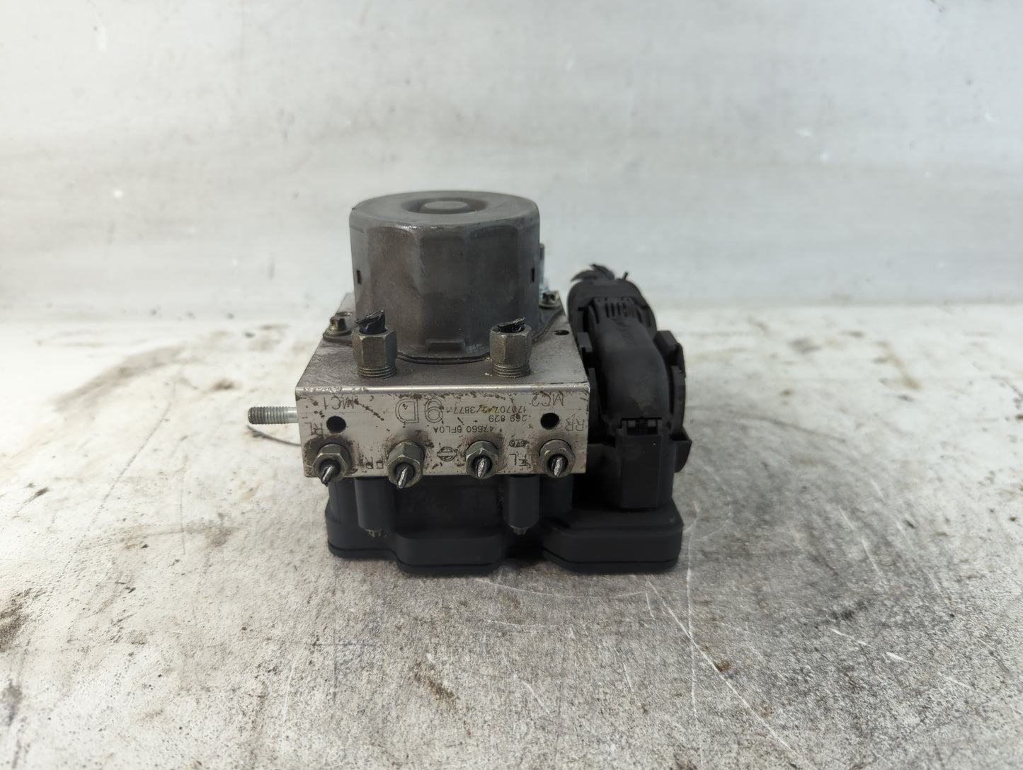 2017 Nissan Rogue ABS Pump Control Module Replacement P/N:47660 6FL0A Fits OEM Used Auto Parts - Oemusedautoparts1.com