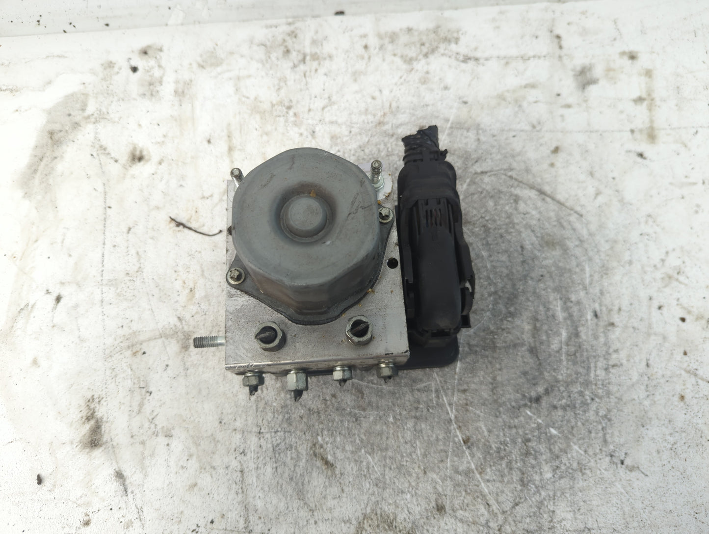 2017 Nissan Rogue ABS Pump Control Module Replacement P/N:47660 6FL0A Fits OEM Used Auto Parts - Oemusedautoparts1.com