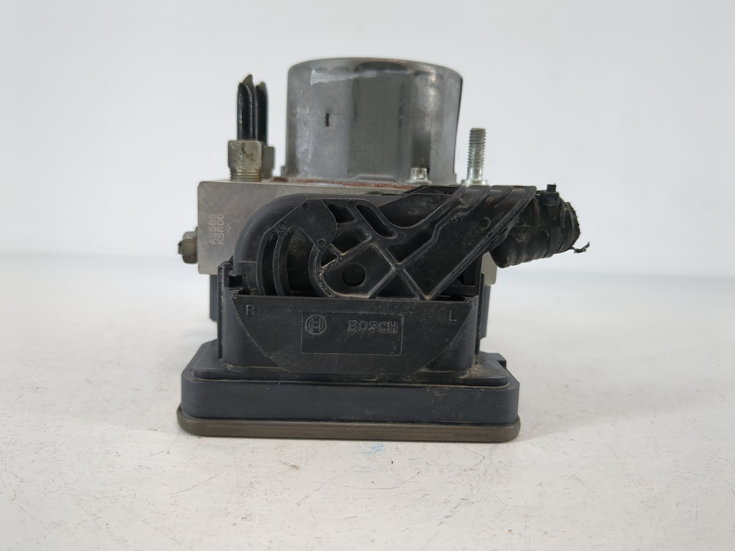 2017 Nissan Rogue Sport ABS Pump Control Module Replacement P/N:47660 6MD4A 269 909 Fits OEM Used Auto Parts - Oemusedautopa