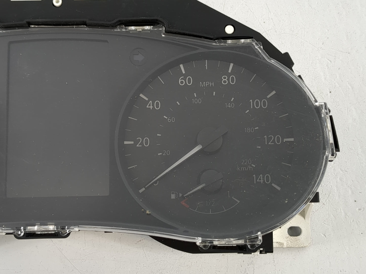 2017-2018 Nissan Rogue Sport Instrument Cluster Speedometer Gauges P/N:BA6MA1A Fits Fits 2017 2018 OEM Used Auto Parts - Oem