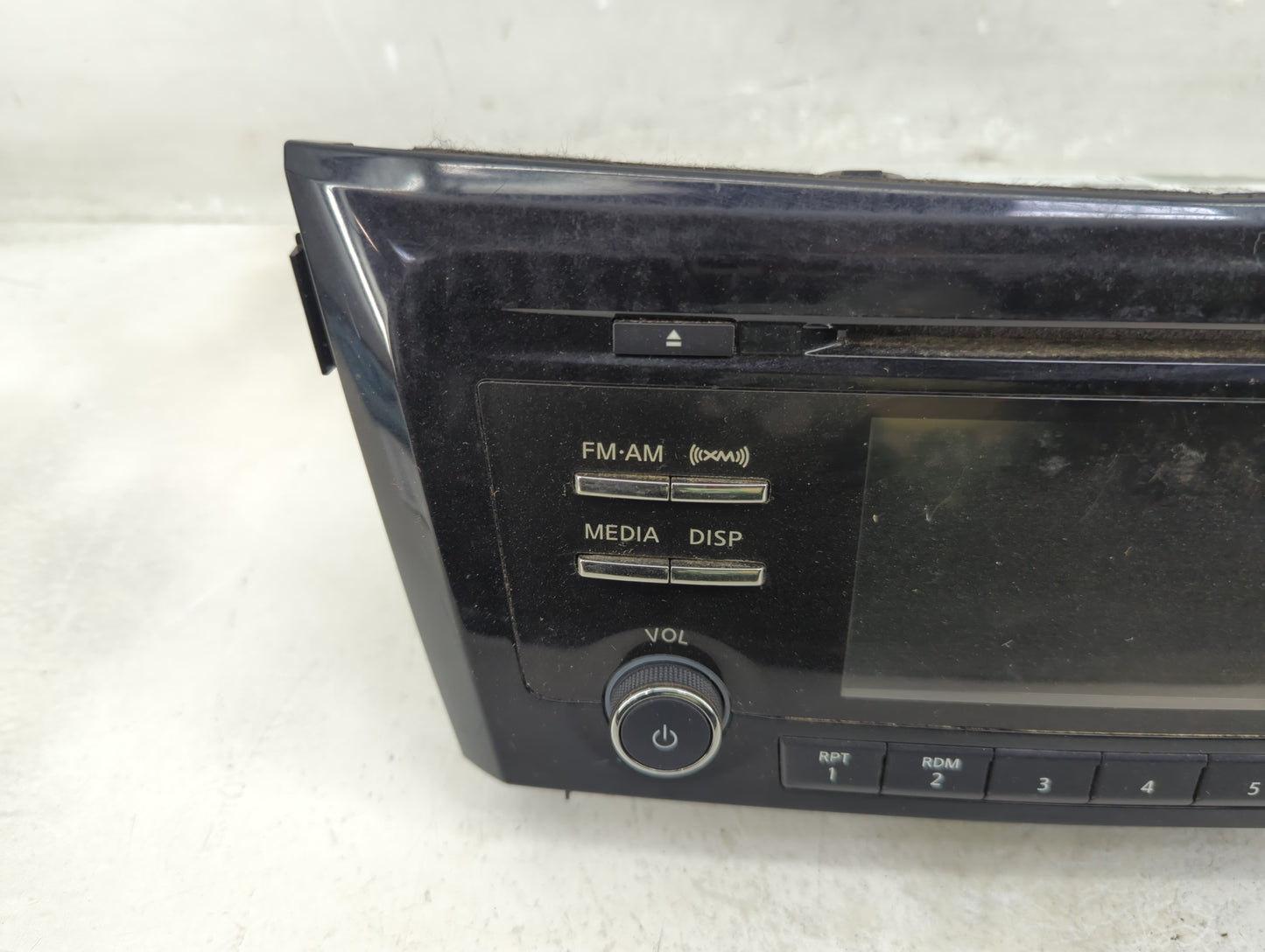 2017-2018 Nissan Rogue Sport Radio AM FM Cd Player Receiver Replacement P/N:28185 6MA0A Fits Fits 2017 2018 OEM Used Auto Pa