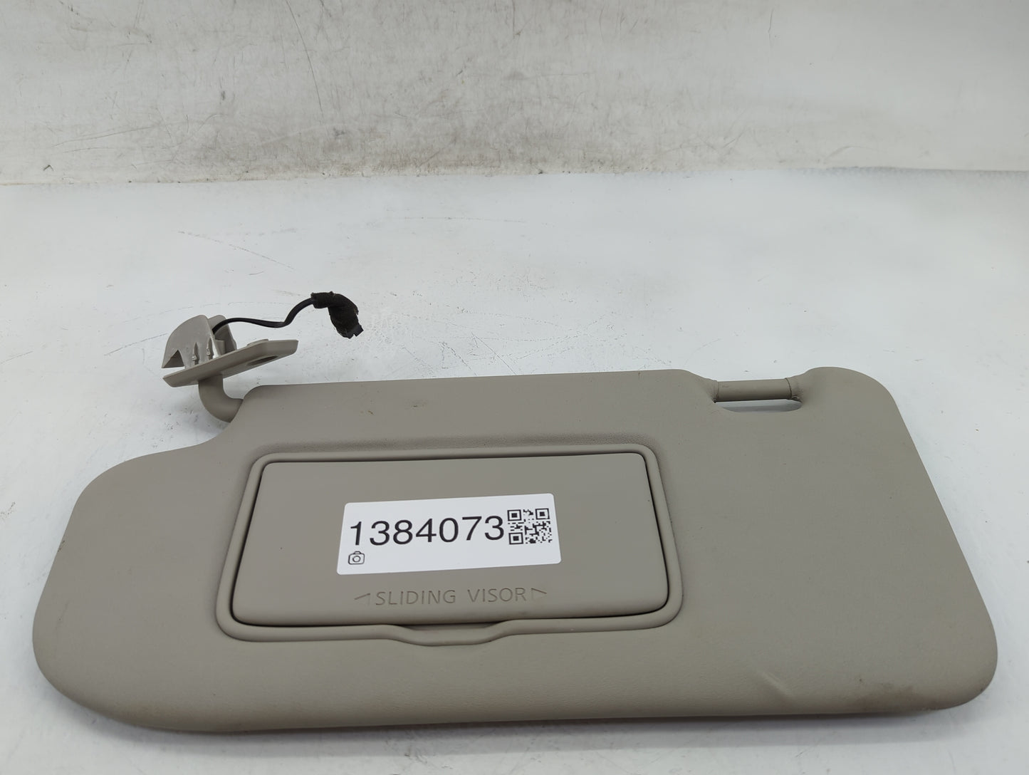 2017-2018 Nissan Rogue Sport Sun Visor Shade Replacement Driver Left Mirror Fits Fits 2017 2018 OEM Used Auto Parts - Oemuse