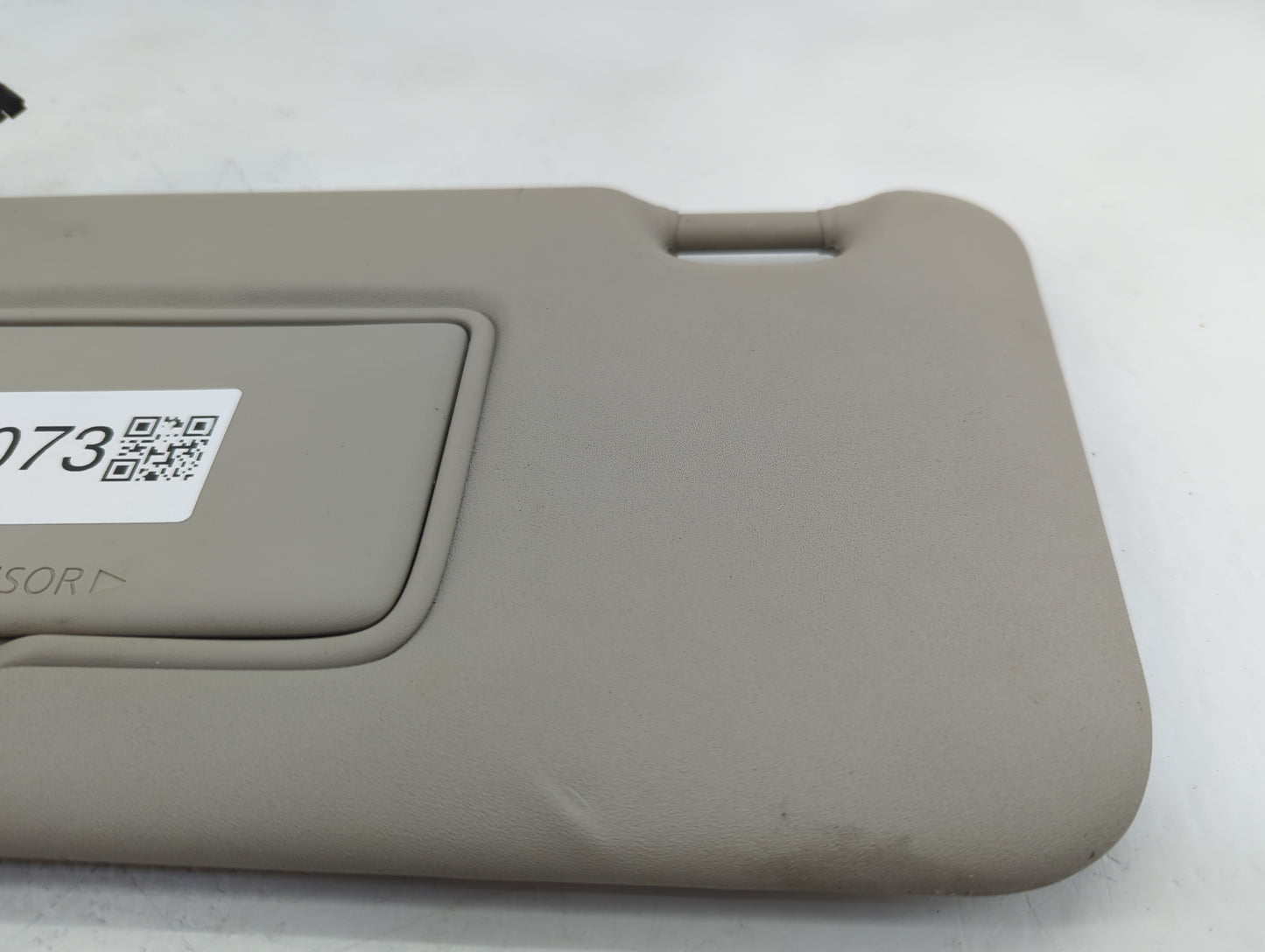 2017-2018 Nissan Rogue Sport Sun Visor Shade Replacement Driver Left Mirror Fits Fits 2017 2018 OEM Used Auto Parts - Oemuse
