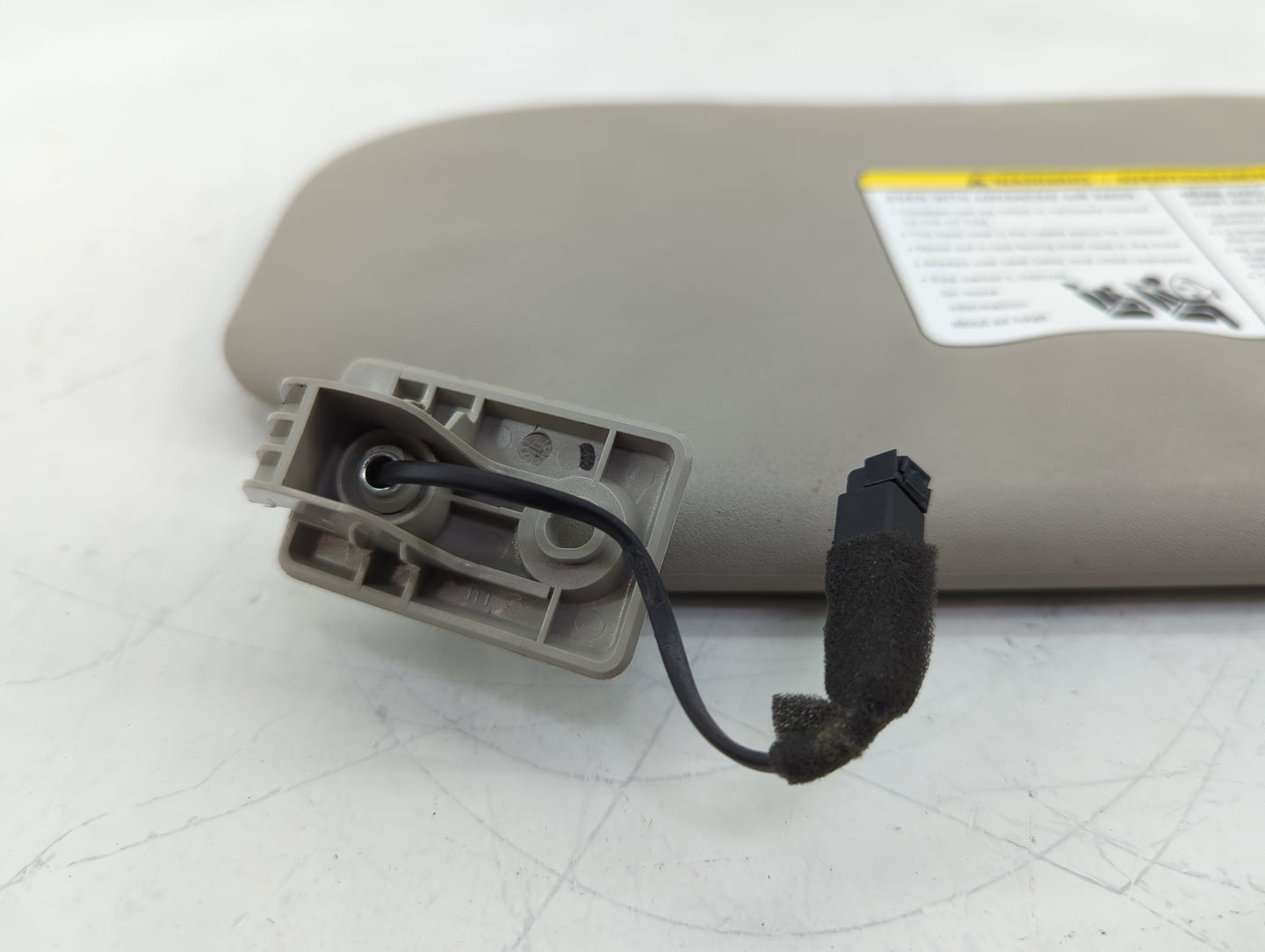 2017-2018 Nissan Rogue Sport Sun Visor Shade Replacement Driver Left Mirror Fits Fits 2017 2018 OEM Used Auto Parts - Oemuse