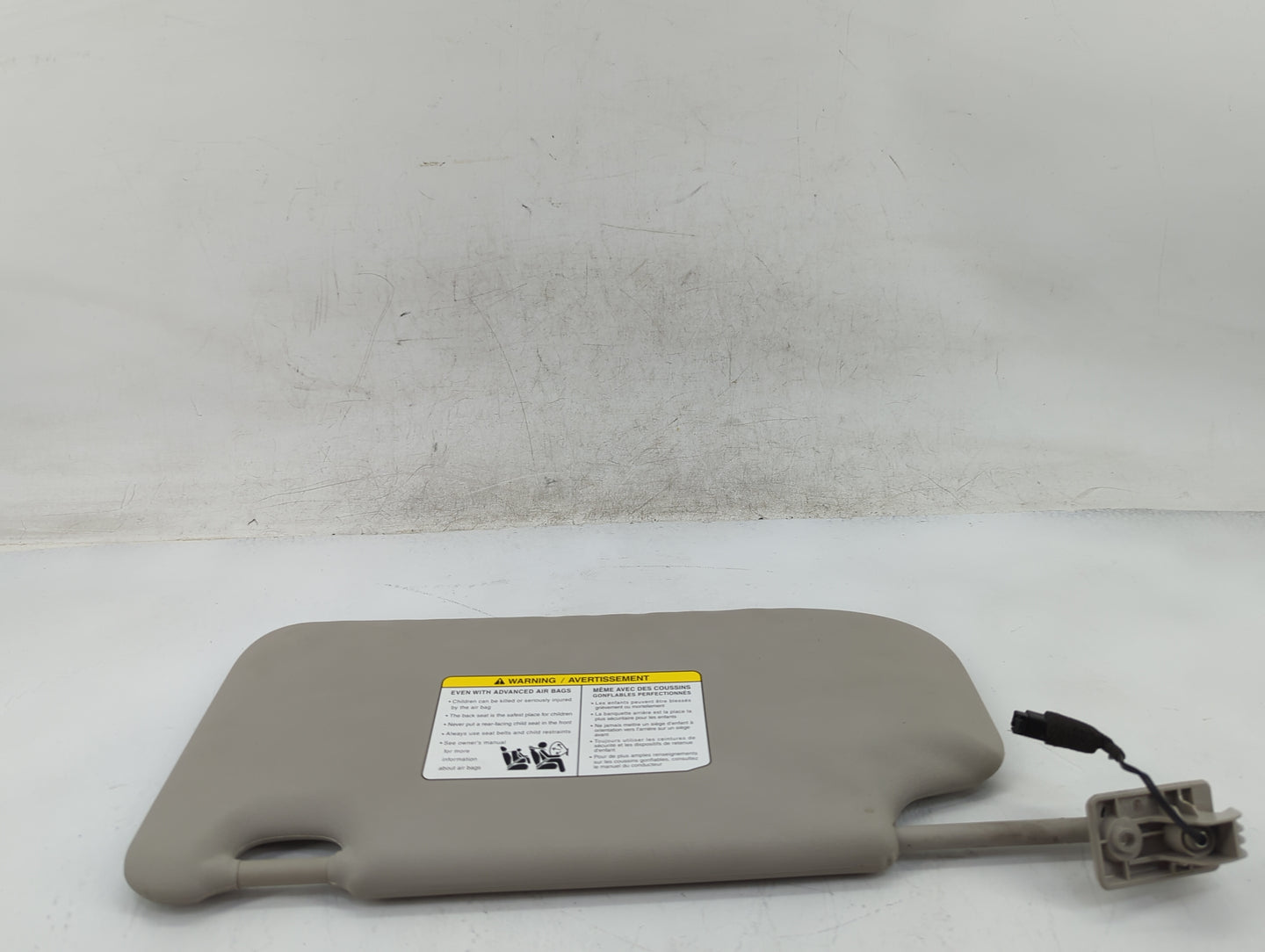 2017-2018 Nissan Rogue Sport Sun Visor Shade Replacement Passenger Right Mirror Fits Fits 2017 2018 OEM Used Auto Parts - Oe