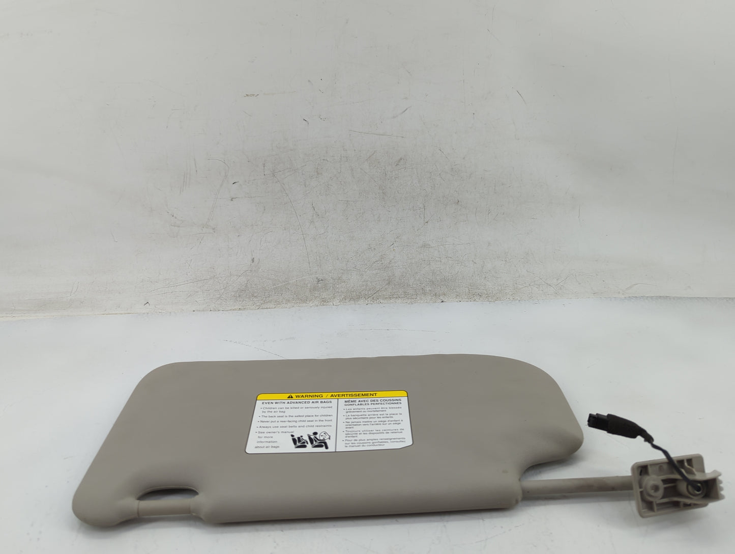 2017-2018 Nissan Rogue Sport Sun Visor Shade Replacement Passenger Right Mirror Fits Fits 2017 2018 OEM Used Auto Parts - Oe