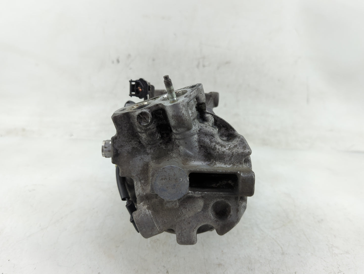 2017-2018 Nissan Rogue Sport Air Conditioning A/c Ac Compressor Oem - Oemusedautoparts1.com