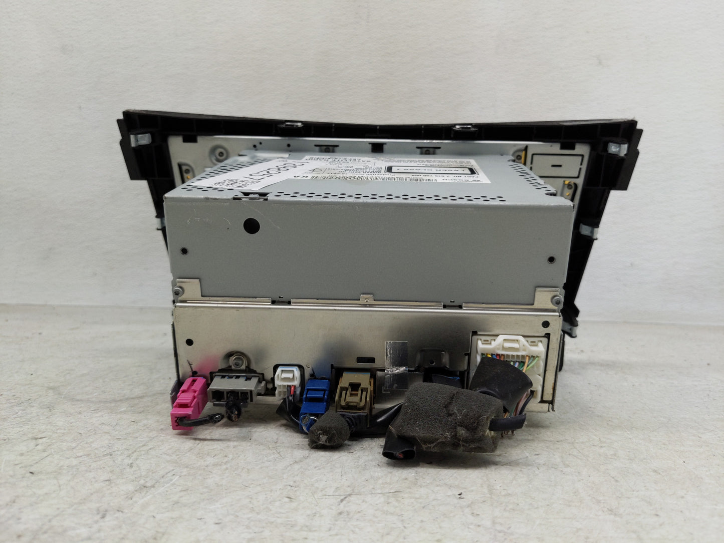 2017 Nissan Rogue Sport Radio AM FM Cd Player Receiver Replacement P/N:259156MA0A 7 515 750 068 Fits OEM Used Auto Parts - O