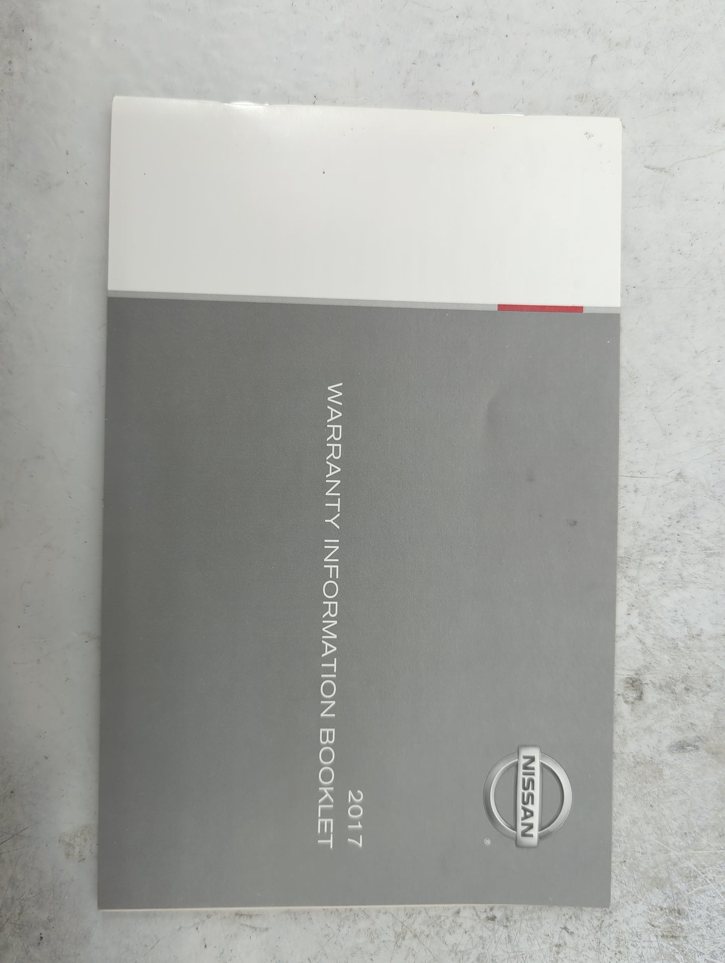 2017 Nissan Rogue Sport Owners Manual Book Guide P/N:OM17E00J11U0 T00UM-6MA1D, LL17EA NALLU3 OEM Used Auto Parts - Oemusedau