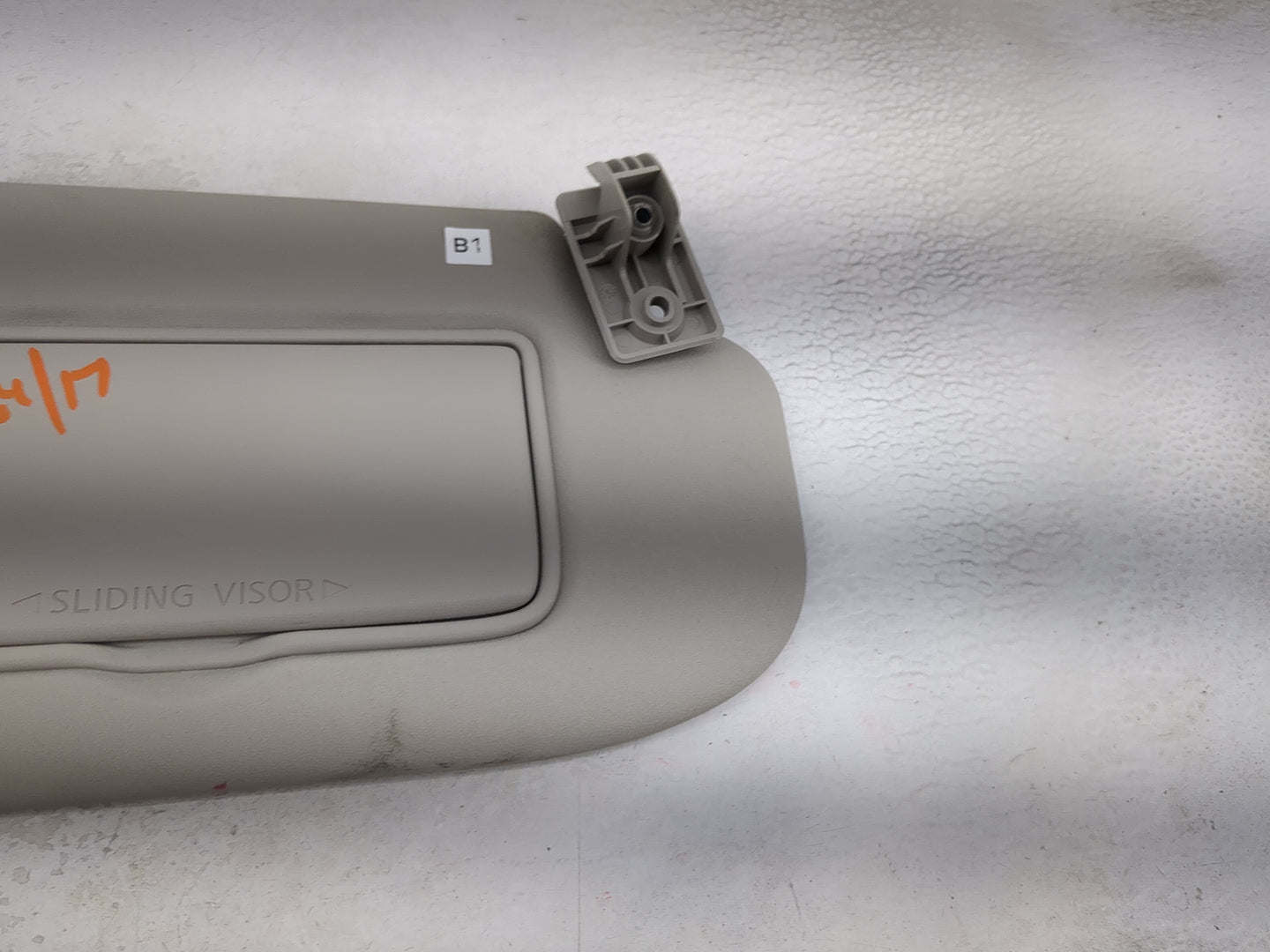 2017-2018 Nissan Rogue Sport Sun Visor Shade Replacement Passenger Right Mirror Fits Fits 2017 2018 OEM Used Auto Parts - Oe