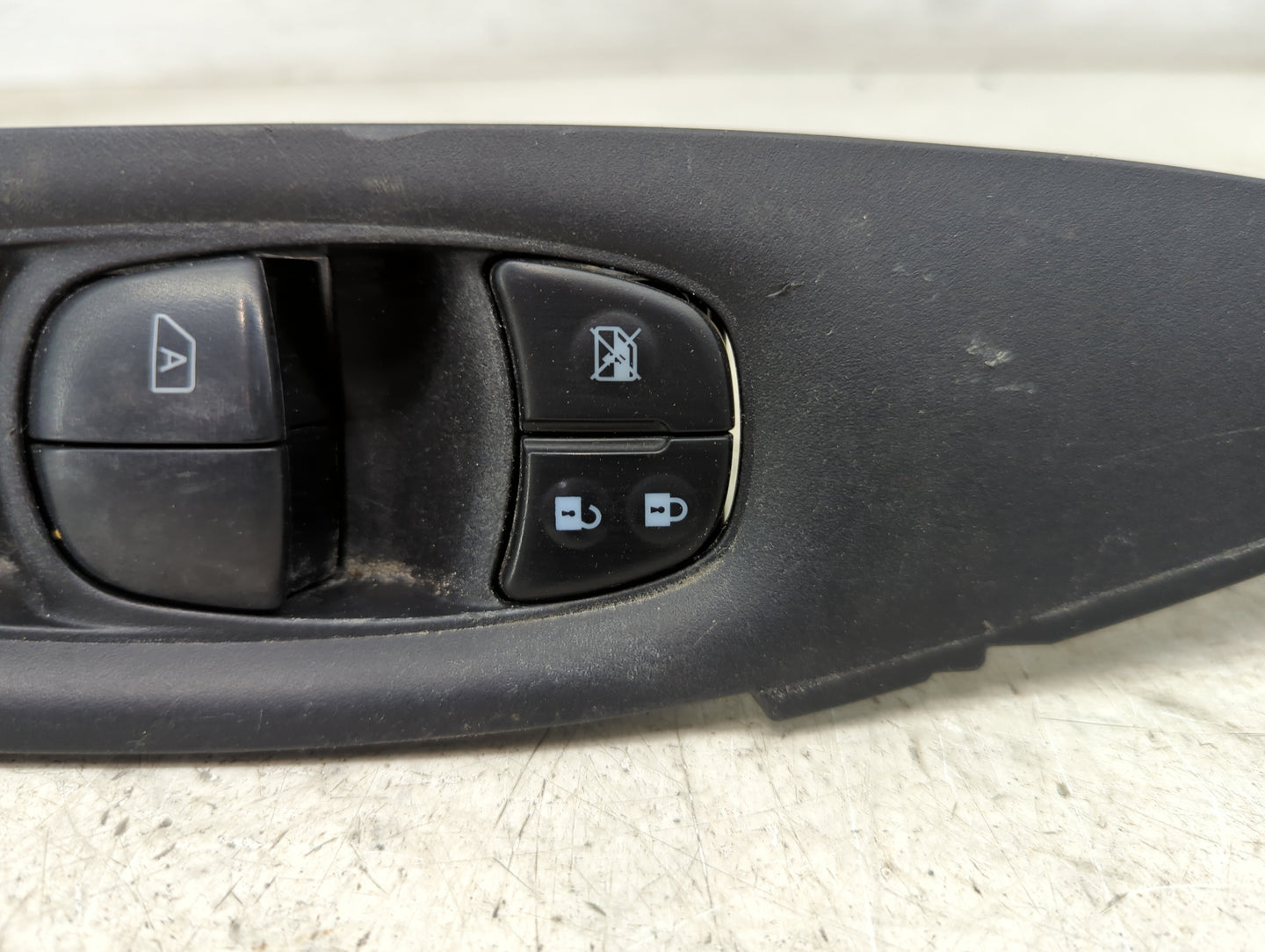 2017-2022 Nissan Rogue Sport Master Power Window Switch Replacement Driver Side Left P/N:25401 6MA0C Fits OEM Used Auto Part