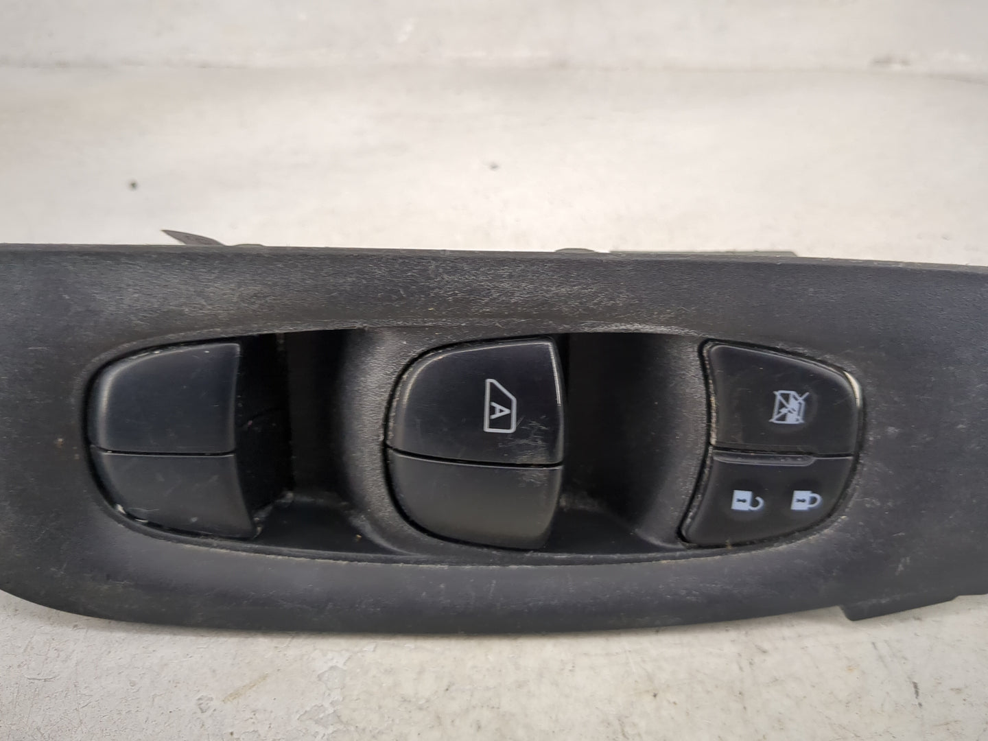 2017-2022 Nissan Rogue Sport Master Power Window Switch Replacement Driver Side Left P/N:25401 6MA0C Fits OEM Used Auto Part