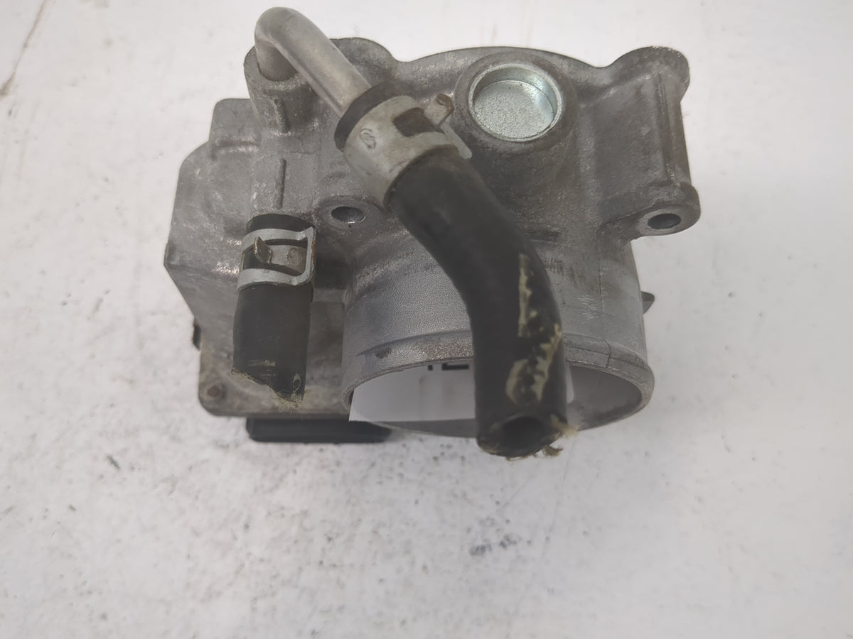 2017-2018 Nissan Rogue Sport Throttle Body P/N:4BA60-01 E Fits Fits 2017 2018 OEM Used Auto Parts - Oemusedautoparts1.com