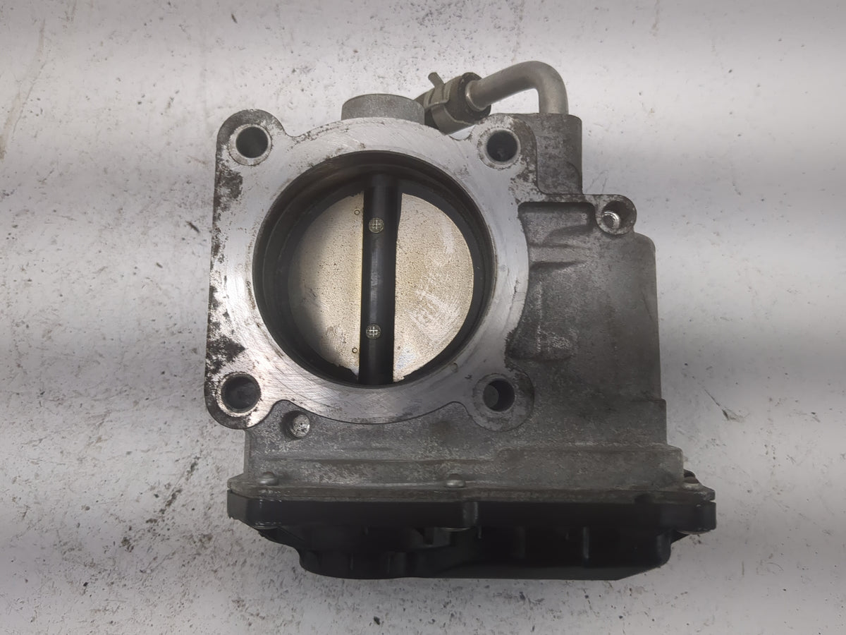 2017-2018 Nissan Rogue Sport Throttle Body P/N:4BA60-01 E Fits Fits 2017 2018 OEM Used Auto Parts - Oemusedautoparts1.com