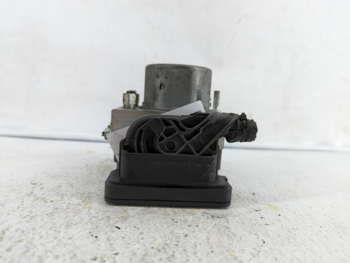 2017 Nissan Rogue Sport Anti-Lock Brake ABS Pump Module Actuator OEM P/N:47660 6MA0A 47660 6MA2A Fits OEM Used Auto Parts - 