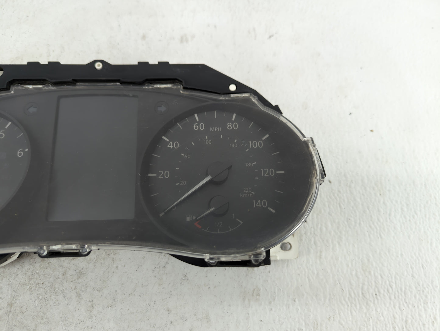 2017-2018 Nissan Rogue Sport Instrument Cluster Speedometer Gauges P/N:6MA1A/GKS9 BA 6MA1A/0IA4, 6MA1A, 6MA0A Fits Fits 2017