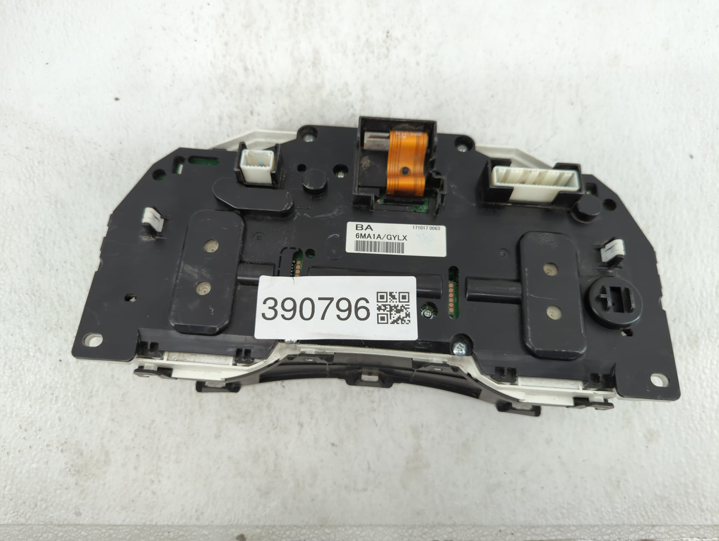 2017-2018 Nissan Rogue Sport Instrument Cluster Speedometer Gauges P/N:6MA1A/GKS9 BA 6MA1A/0IA4, 6MA1A, 6MA0A Fits Fits 2017