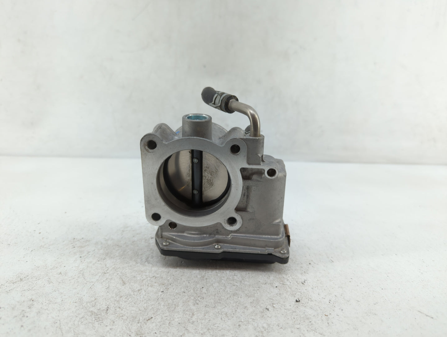 2017-2018 Nissan Rogue Sport Throttle Body P/N:4BA60-01 4BA60-01 E Fits Fits 2017 2018 OEM Used Auto Parts - Oemusedautopart