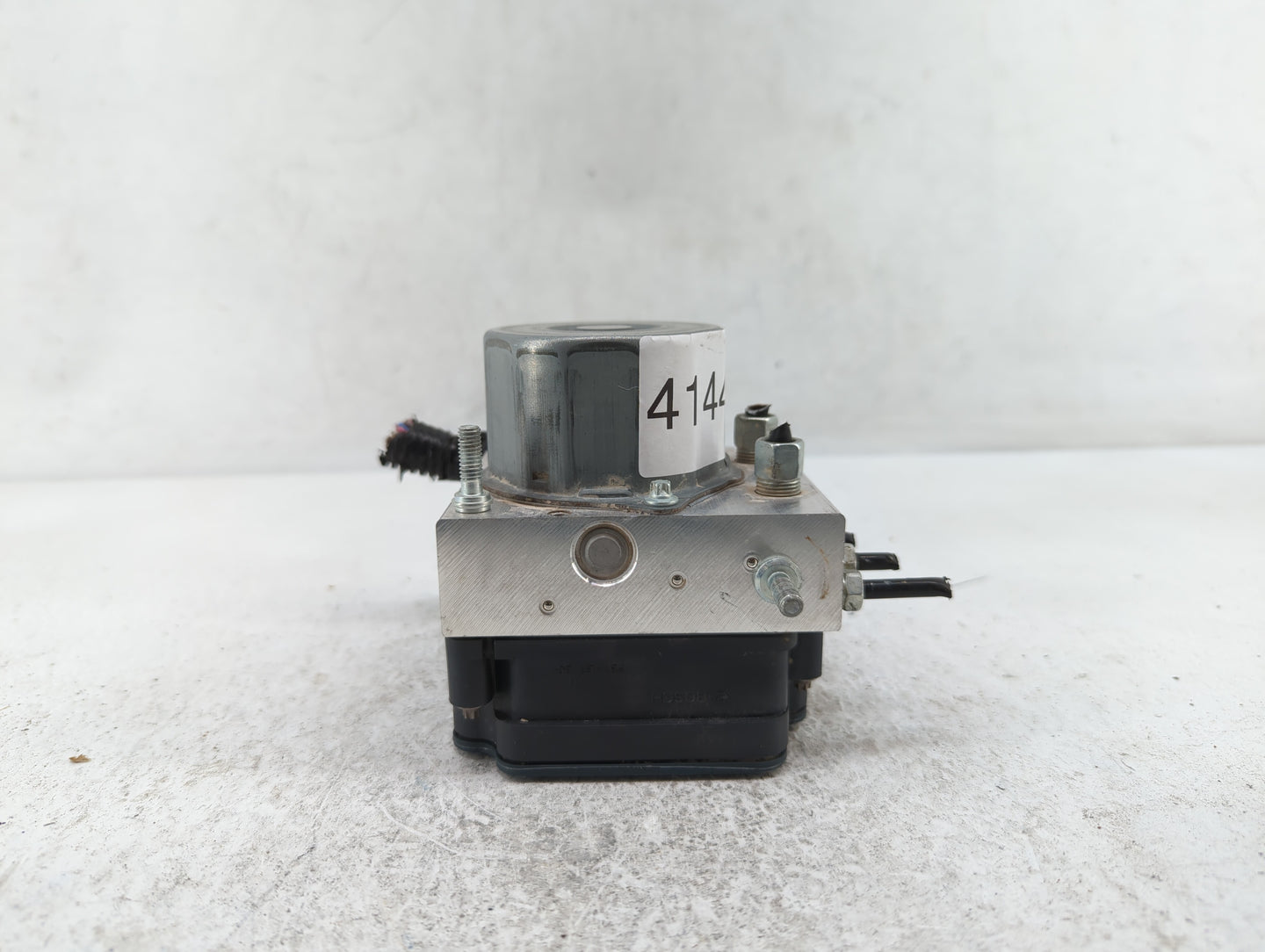 2017 Nissan Rogue Sport ABS Pump Control Module Replacement P/N:47660 6MA0A 47660 6MA2A Fits OEM Used Auto Parts - Oemusedau