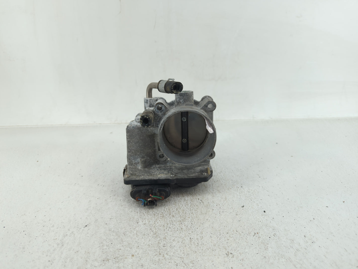 2017-2018 Nissan Rogue Sport Throttle Body P/N:4BA60-01 E Fits Fits 2017 2018 OEM Used Auto Parts - Oemusedautoparts1.com