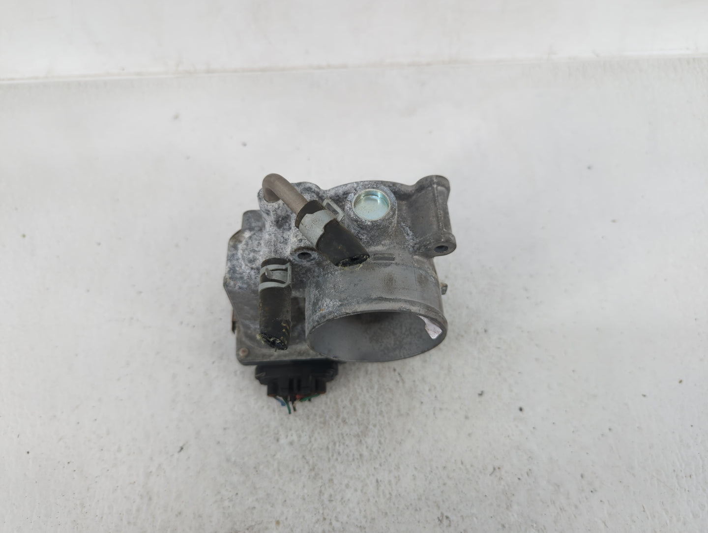 2017-2018 Nissan Rogue Sport Throttle Body P/N:4BA60-01 E Fits Fits 2017 2018 OEM Used Auto Parts - Oemusedautoparts1.com