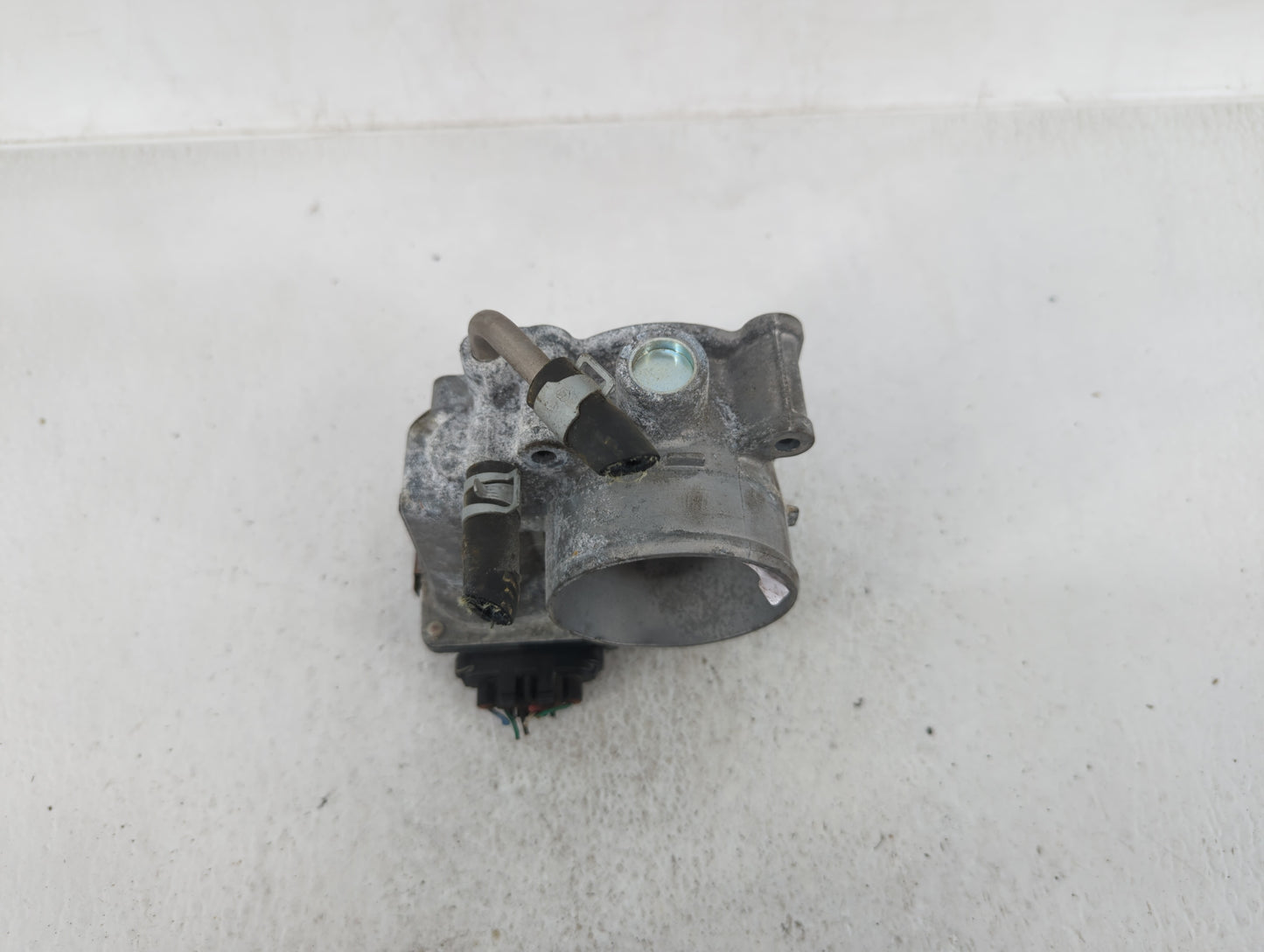 2017-2018 Nissan Rogue Sport Throttle Body P/N:4BA60-01 E Fits Fits 2017 2018 OEM Used Auto Parts - Oemusedautoparts1.com
