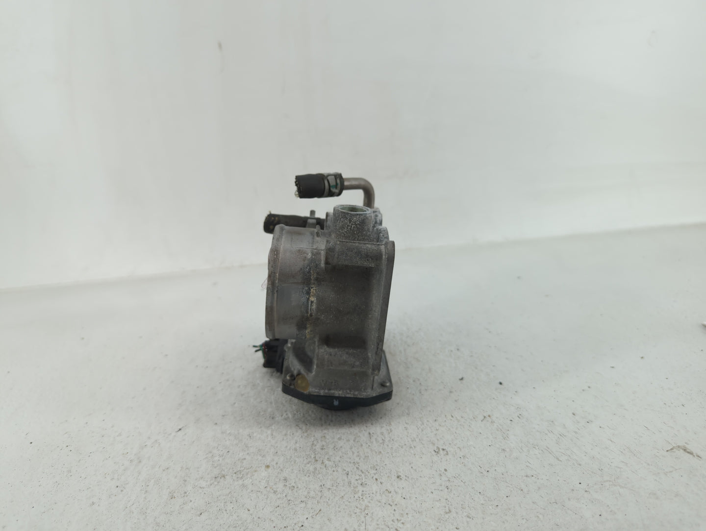 2017-2018 Nissan Rogue Sport Throttle Body P/N:4BA60-01 E Fits Fits 2017 2018 OEM Used Auto Parts - Oemusedautoparts1.com