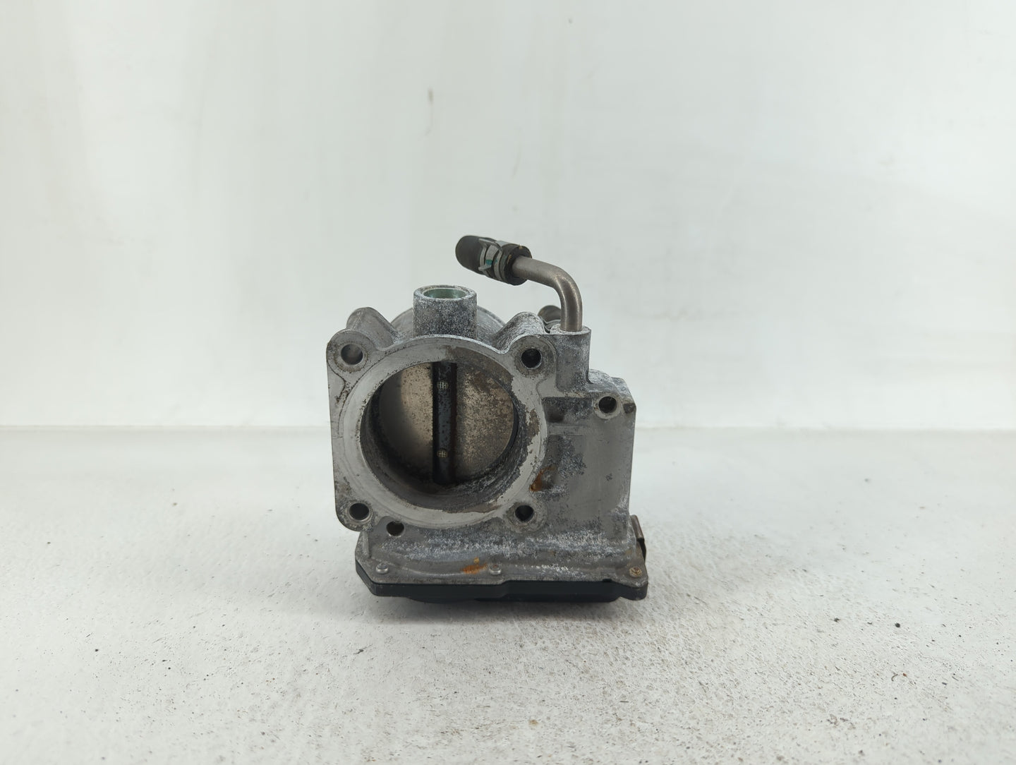 2017-2018 Nissan Rogue Sport Throttle Body P/N:4BA60-01 E Fits Fits 2017 2018 OEM Used Auto Parts - Oemusedautoparts1.com