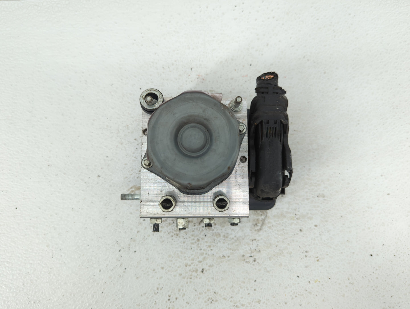 2017 Nissan Rogue Sport ABS Pump Control Module Replacement P/N:47660 6MA0A 47660 6MA2A Fits OEM Used Auto Parts - Oemusedau