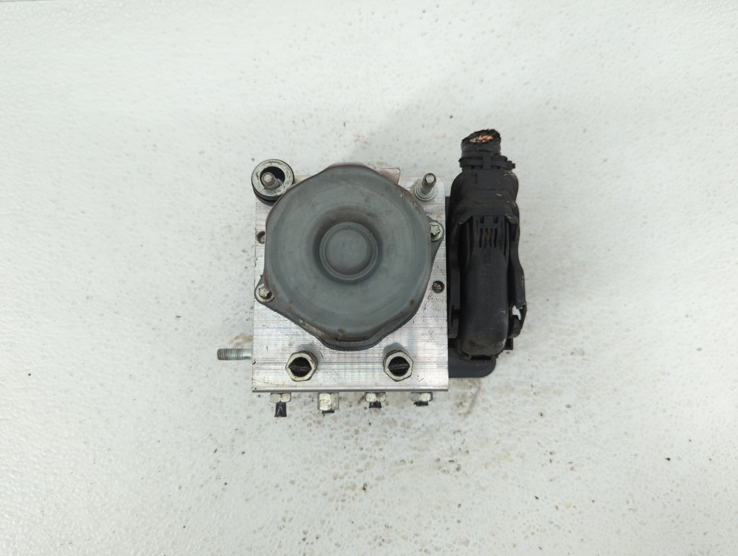 2017 Nissan Rogue Sport ABS Pump Control Module Replacement P/N:47660 6MA0A 47660 6MA2A Fits OEM Used Auto Parts - Oemusedau