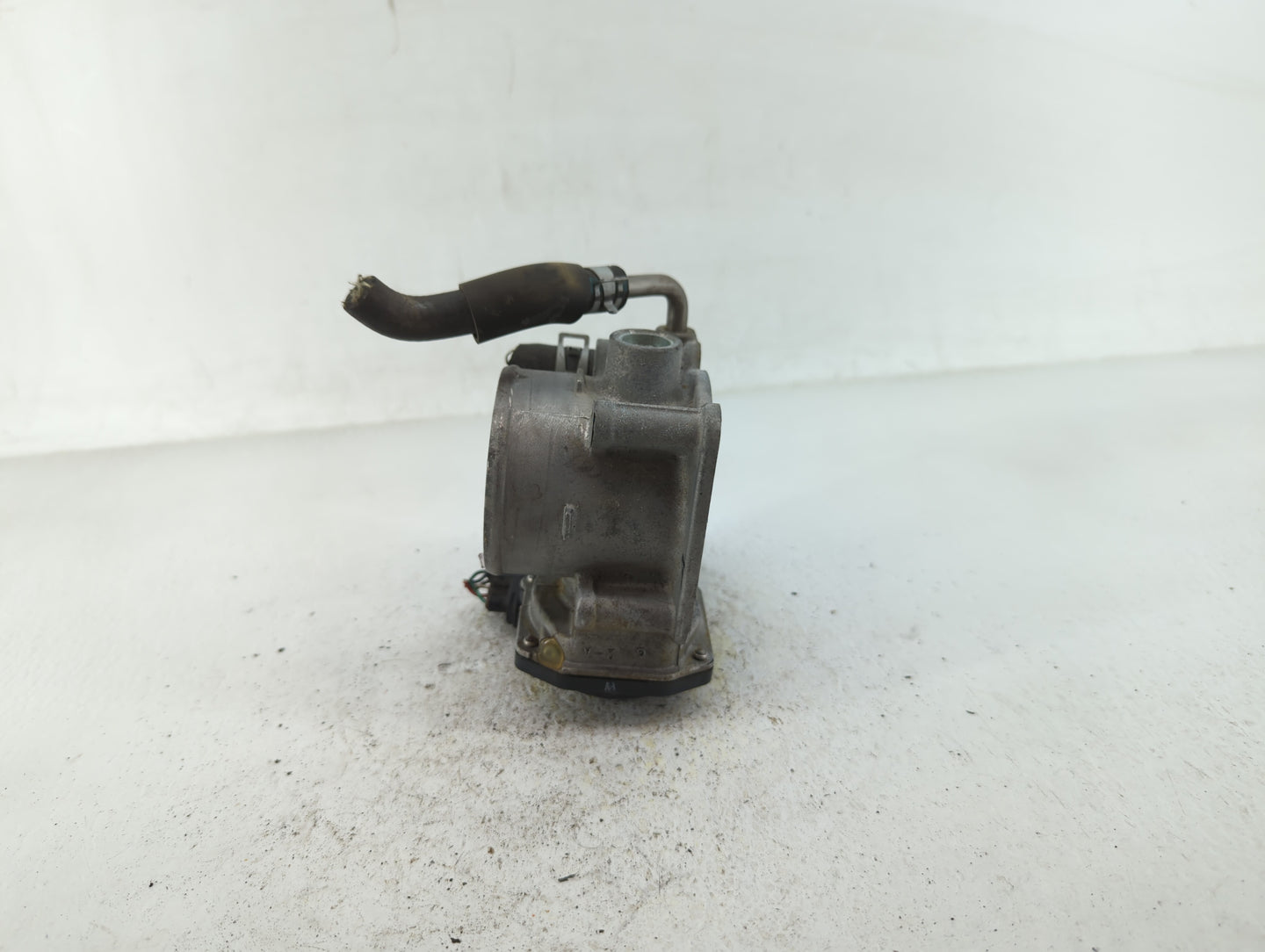 2017-2018 Nissan Rogue Sport Throttle Body P/N:4BA60-01 E Fits Fits 2017 2018 OEM Used Auto Parts - Oemusedautoparts1.com