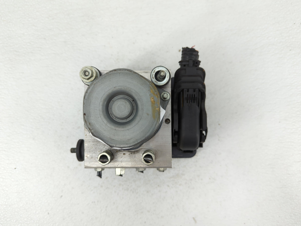 2017 Nissan Rogue Sport Anti-Lock Brake ABS Pump Module Actuator OEM P/N:47660 6MA0A 47660 6MA2A Fits OEM Used Auto Parts - 