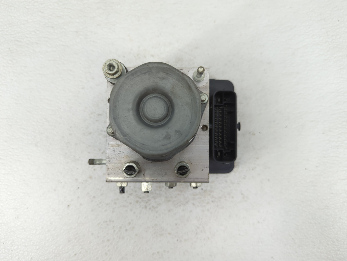 2017 Nissan Rogue Sport ABS Pump Control Module Replacement P/N:47660 6MA4A Fits OEM Used Auto Parts - Oemusedautoparts1.com