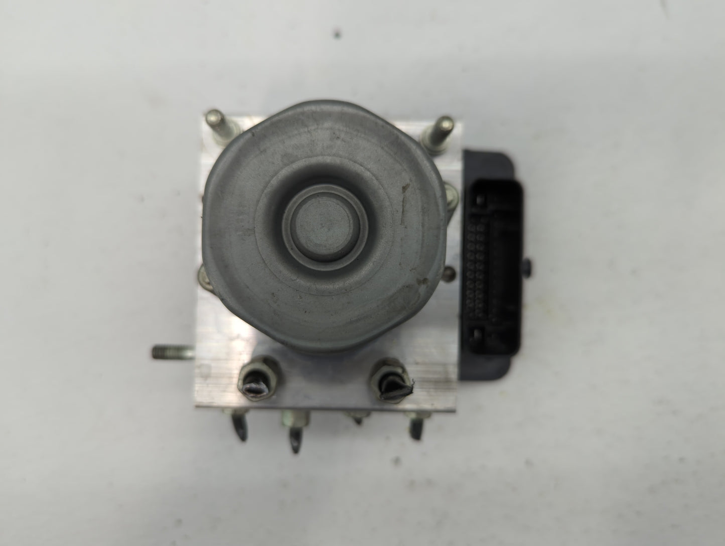 2017 Nissan Rogue Sport ABS Pump Control Module Replacement P/N:47660 6MA0A 47660 6MA2A Fits OEM Used Auto Parts - Oemusedau