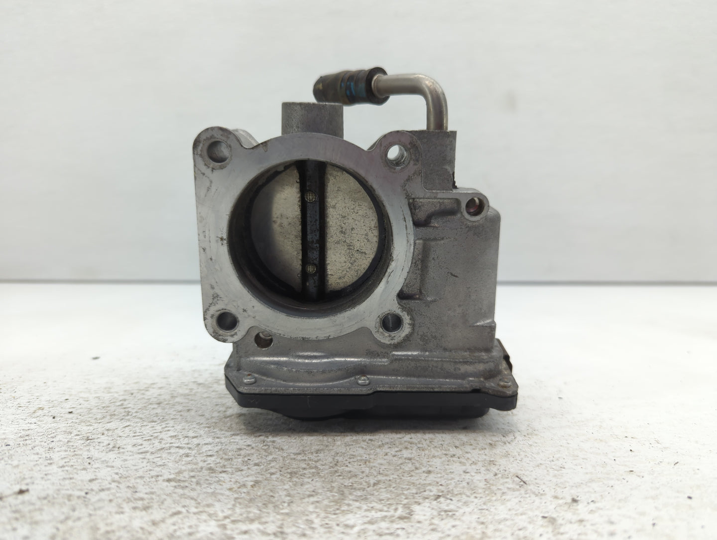 2017-2018 Nissan Rogue Sport Throttle Body P/N:4BA60-01 E 43A60-01 Fits Fits 2017 2018 OEM Used Auto Parts - Oemusedautopart