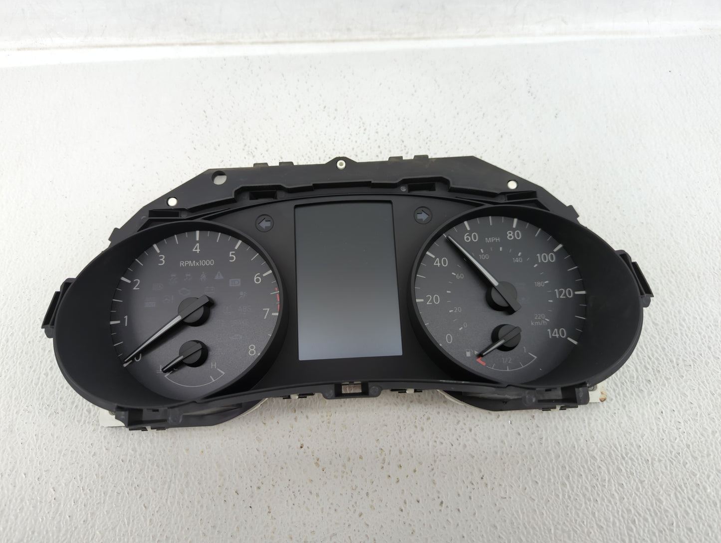 2017-2018 Nissan Rogue Sport Instrument Cluster Speedometer Gauges P/N:6MA1A/8BTC Fits Fits 2017 2018 OEM Used Auto Parts - 