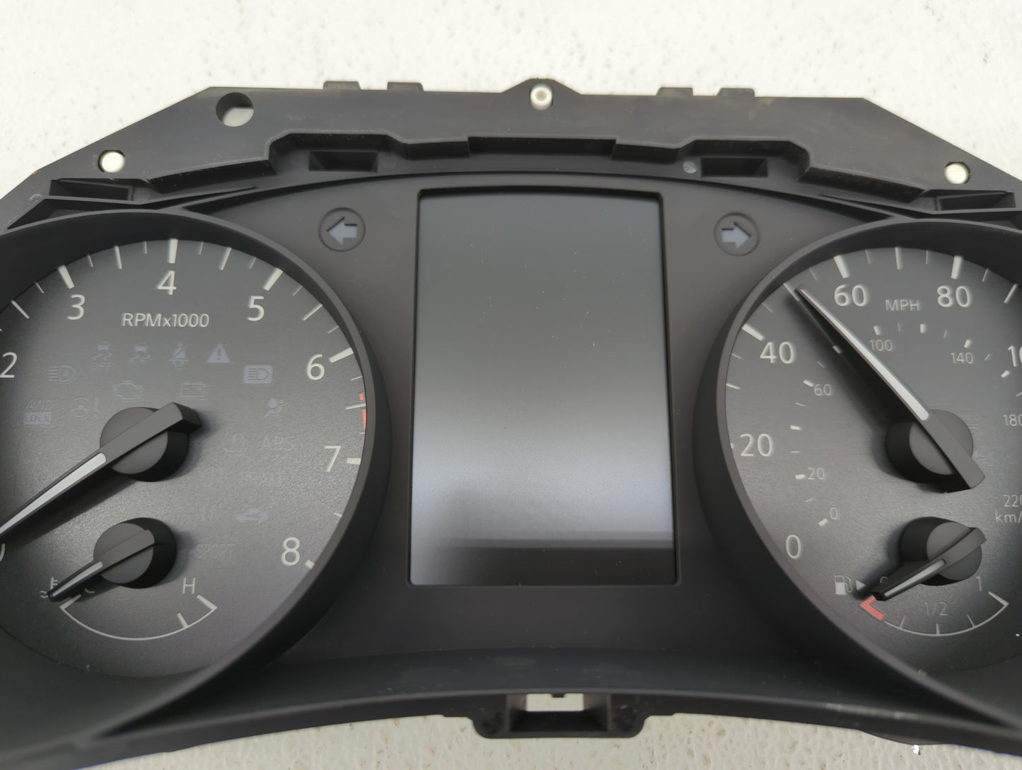 2017-2018 Nissan Rogue Sport Instrument Cluster Speedometer Gauges P/N:6MA1A/8BTC Fits Fits 2017 2018 OEM Used Auto Parts - 